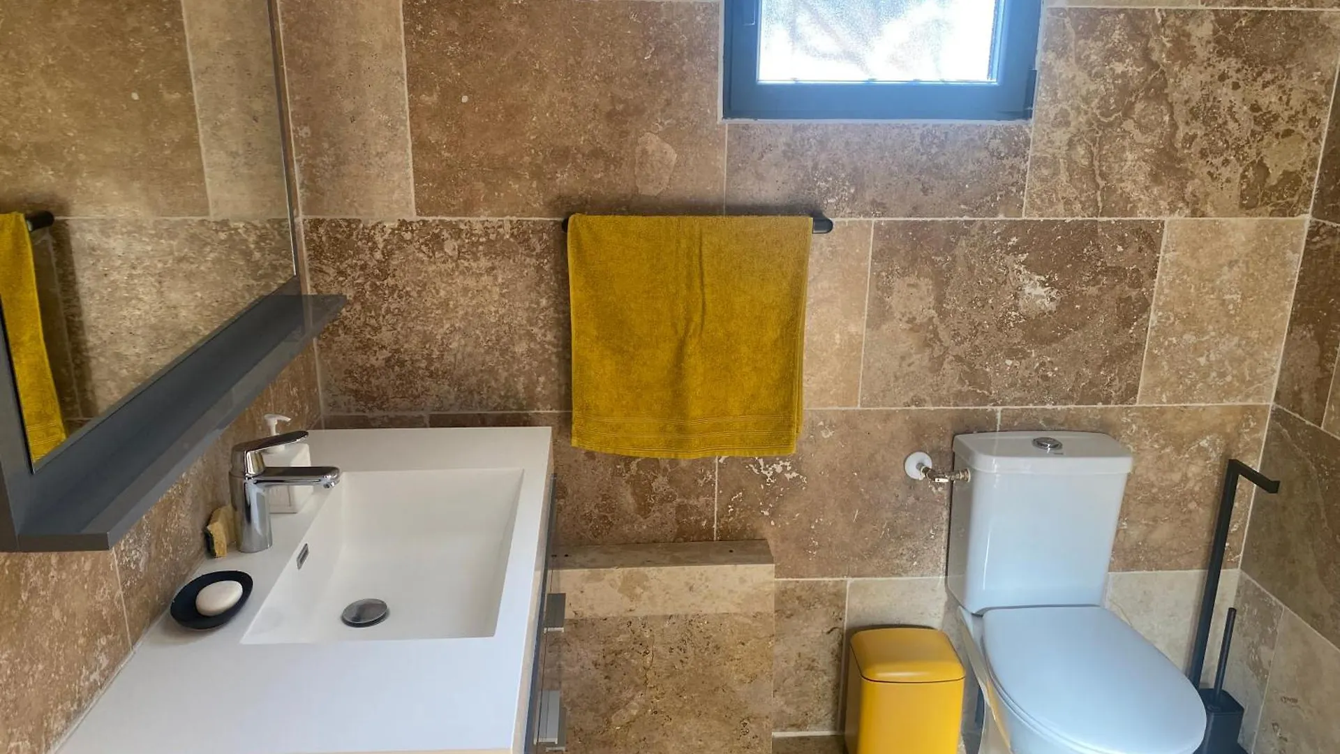 Agreable Dependance 3 Pieces Villa Saint-Maximin Semesterbostad
